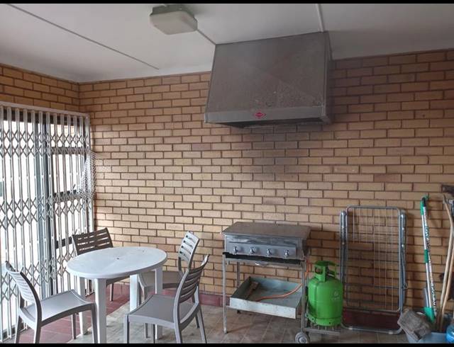 3 BEDROOM APARTMENT FOR SALE IN SCOTTBURGH
